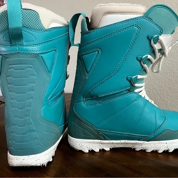 Women's ThirtyTwo Fall 2015 Teal Snowboard Boots - Picture 2 of 4